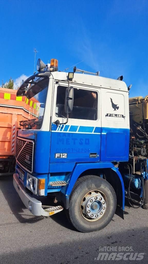 Volvo F 12 Camiones grúa