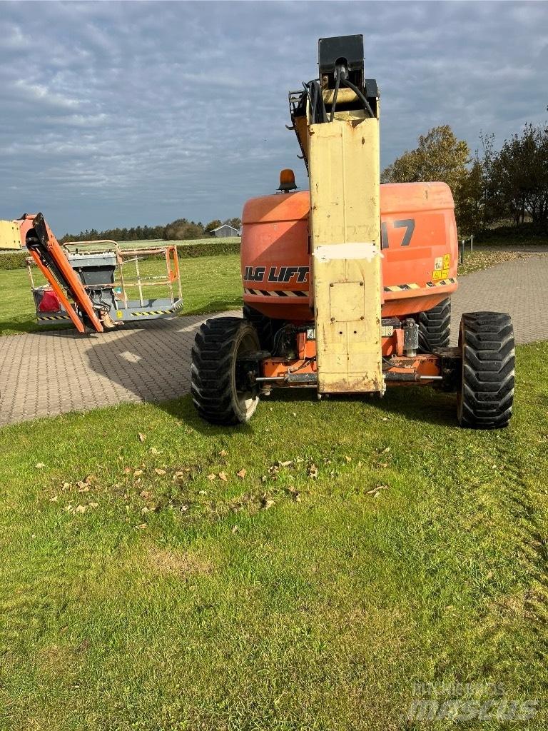 JLG 600 AJ Plataformas con brazo de elevación manual