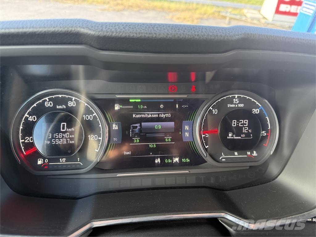 Scania P320 4X2 Camiones con caja de remolque