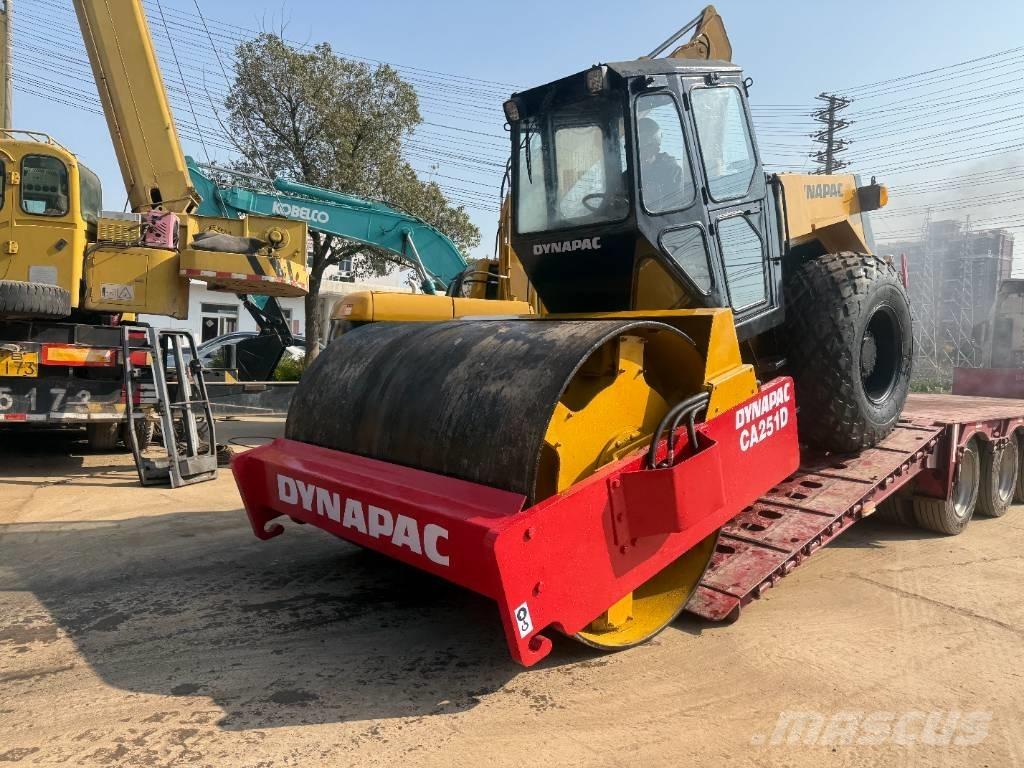 Dynapac CA 251 D Rodillos de un solo tambor