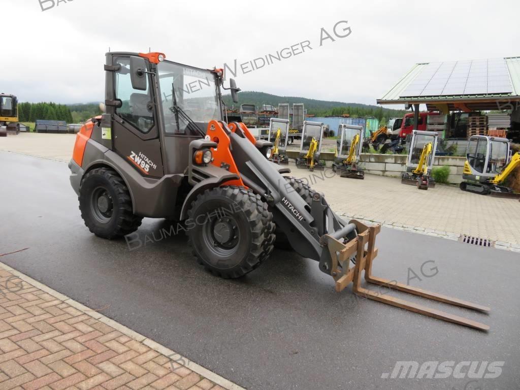 Hitachi ZW 95 Cargadoras sobre ruedas