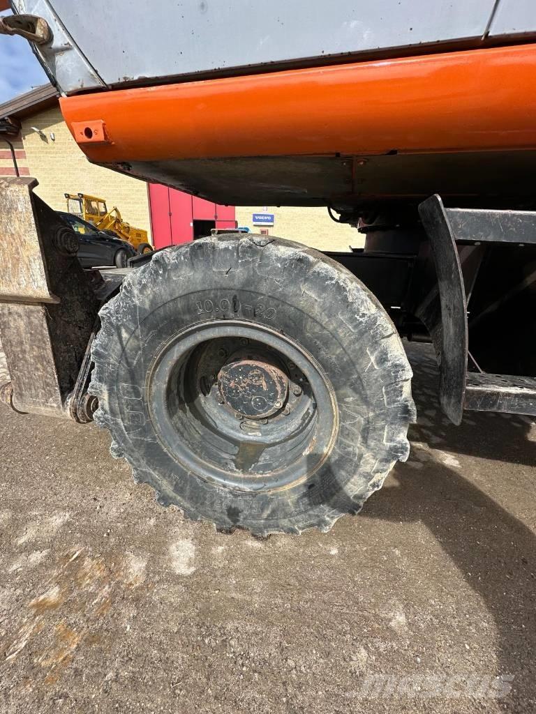 Hitachi EX 165 Excavadoras de ruedas