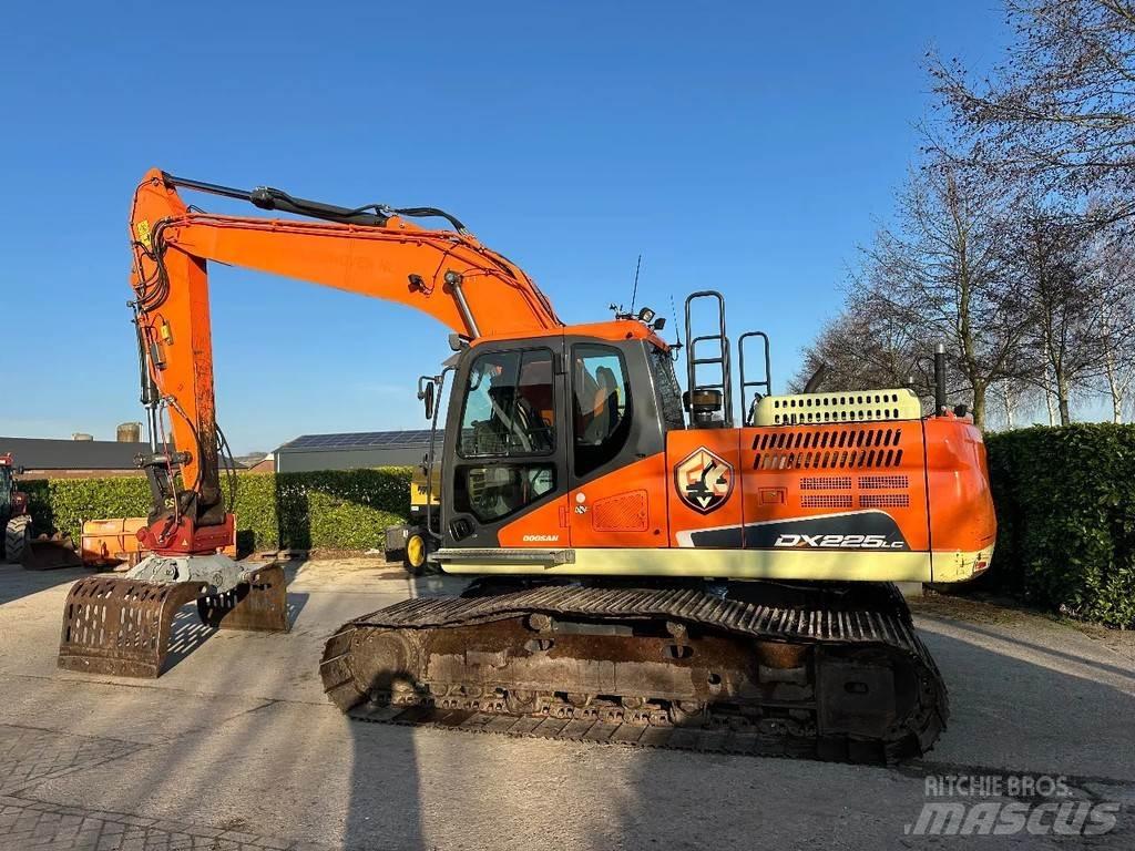 Doosan DX225LC Excavadoras sobre orugas