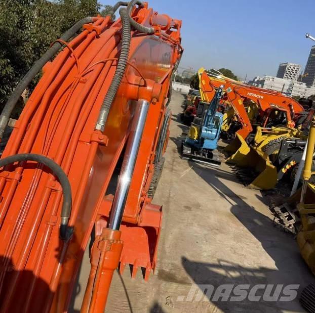 Hitachi ZX200 Excavadoras sobre orugas