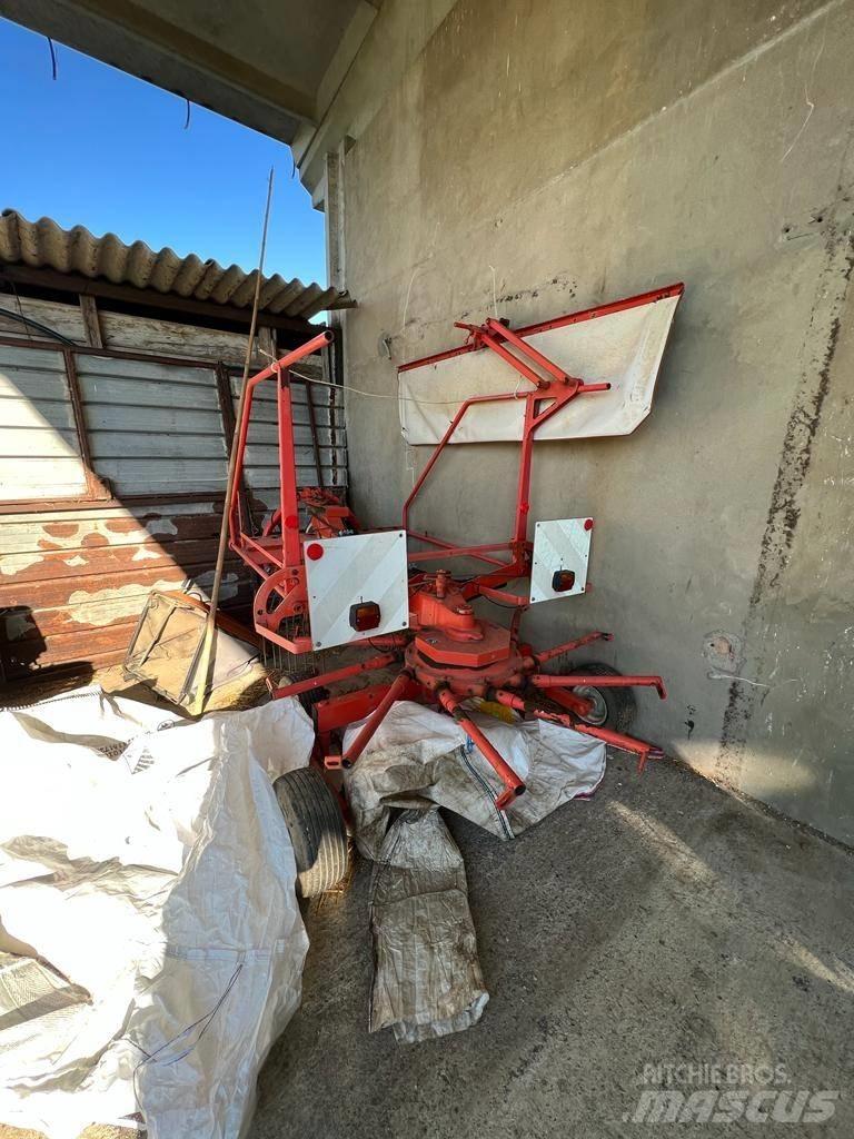 Kuhn GA 4121 Rastrilladoras y rastrilladoras giratorias