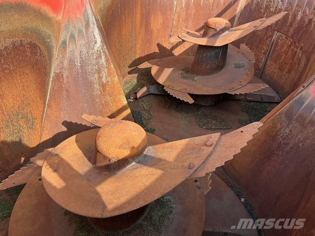 Kuhn EuroMix I Mezcladoras distribuidoras