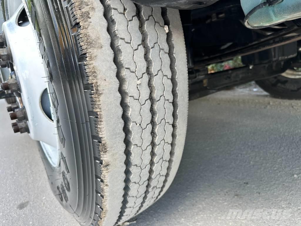 International 4300 Camiones aspiradores/combi