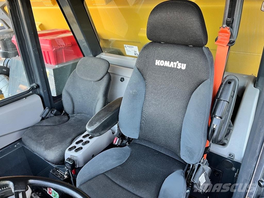 Komatsu 605-8 Camiones de volteo rigidos