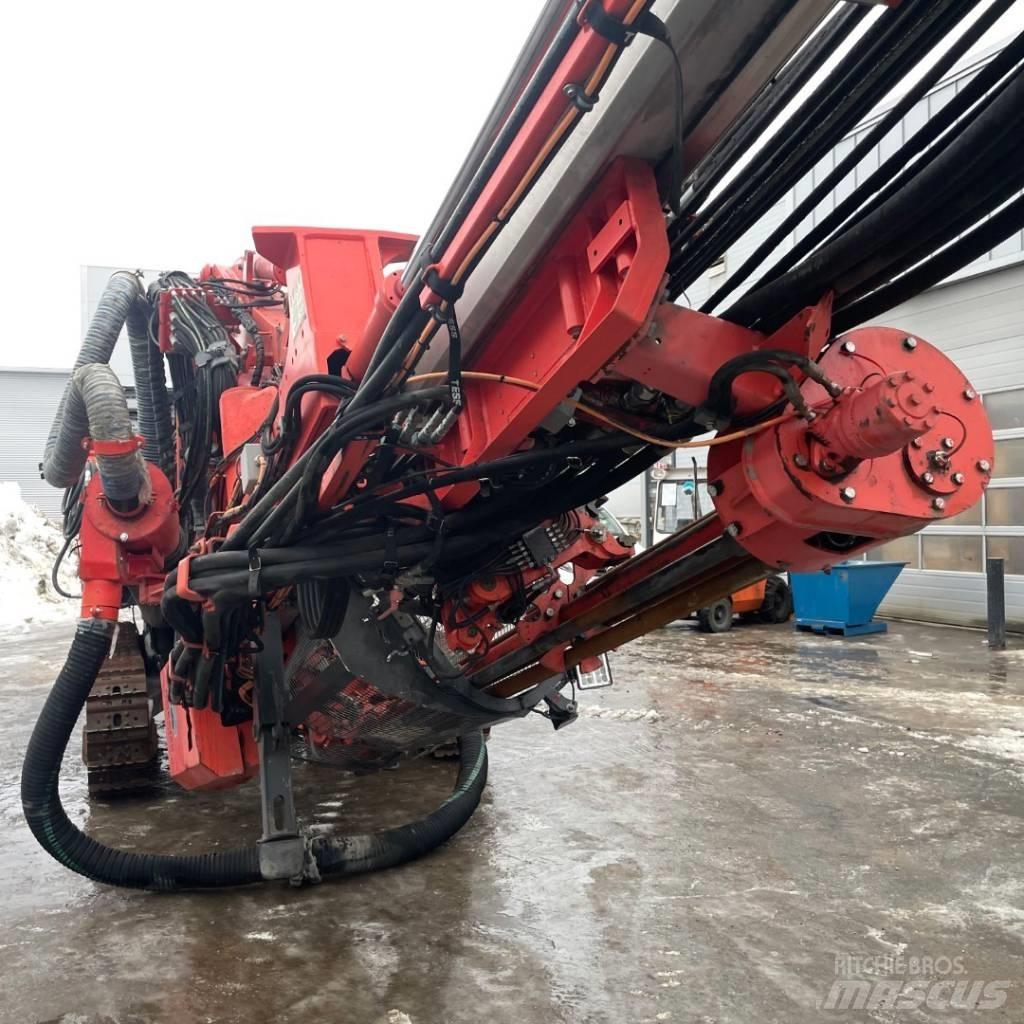 Sandvik DX800i Perforadora de superficie