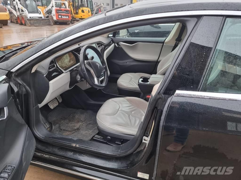 Tesla Model S P85D Carros