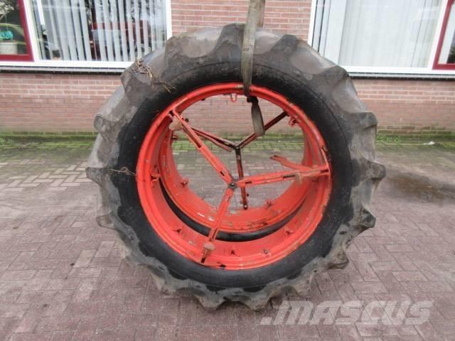 Goodyear 13.6/36 Ruedas
