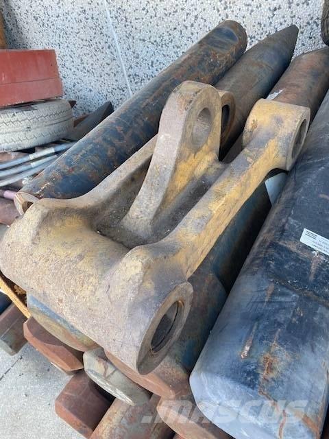 CAT 215 Plataformas y cucharones