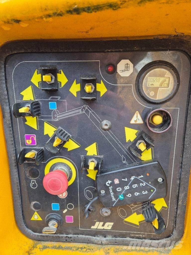 JLG E 600 JP Plataformas con brazo de elevación manual