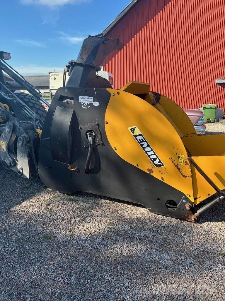 Emily Paigpa Desmenuzadoras, cortadoras y desenrolladoras de pacas