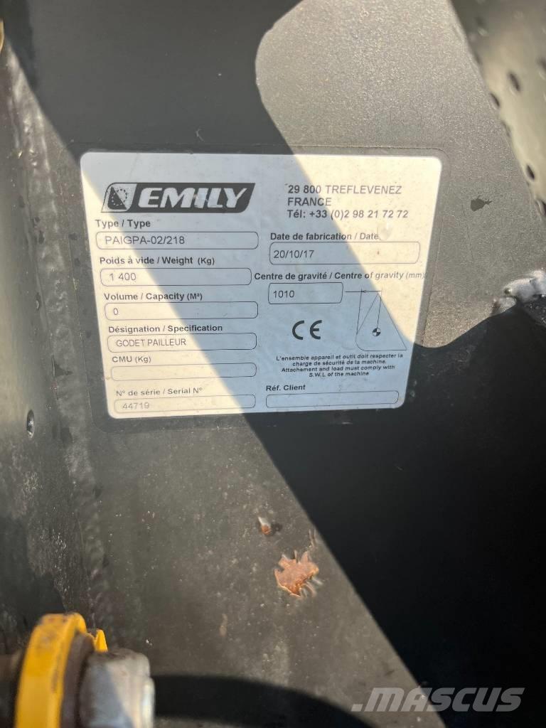 Emily Paigpa Desmenuzadoras, cortadoras y desenrolladoras de pacas