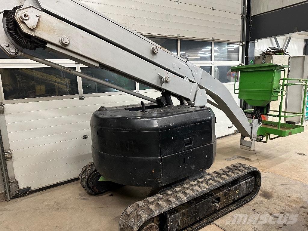 Hitachi HX 64 B Plataformas con brazo de elevación telescópico