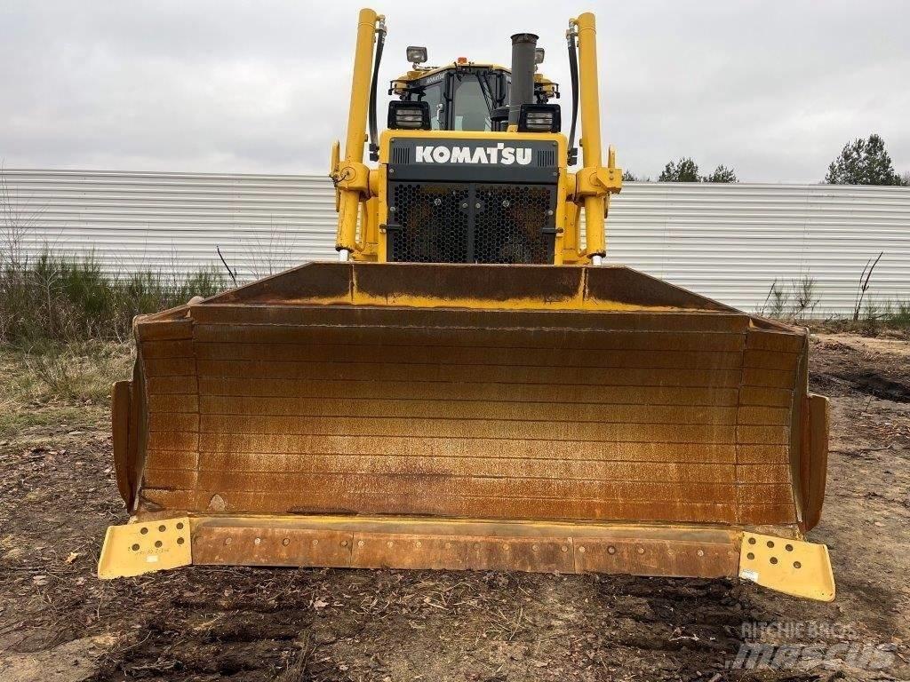 Komatsu D85EX-18 Buldozer sobre oruga