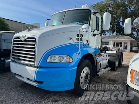 Mack CXN613 Camiones tractor