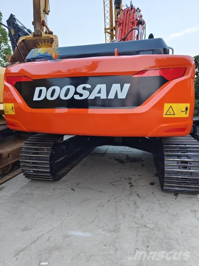 Doosan DX 300 LC Excavadoras sobre orugas