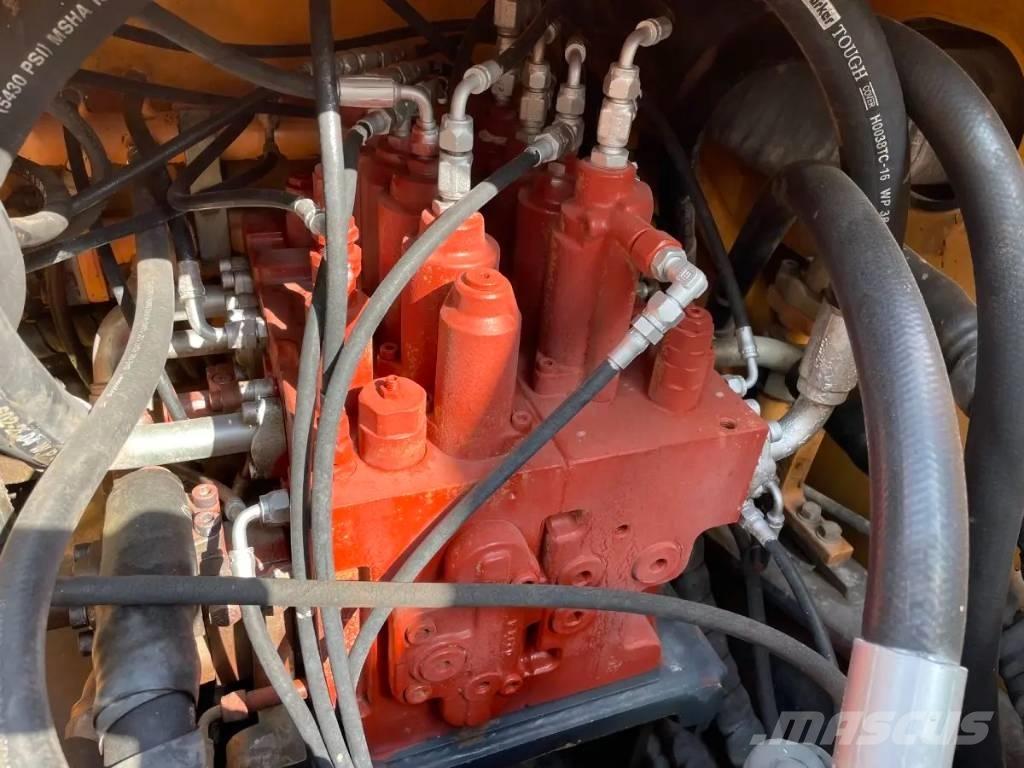 Hyundai R210W-9 Excavadoras de ruedas