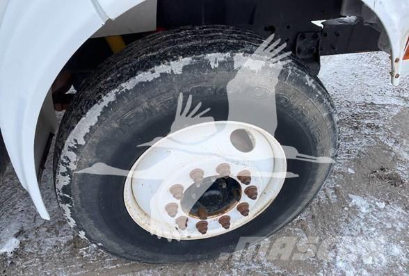 Altec AM900 Plataformas sobre camión