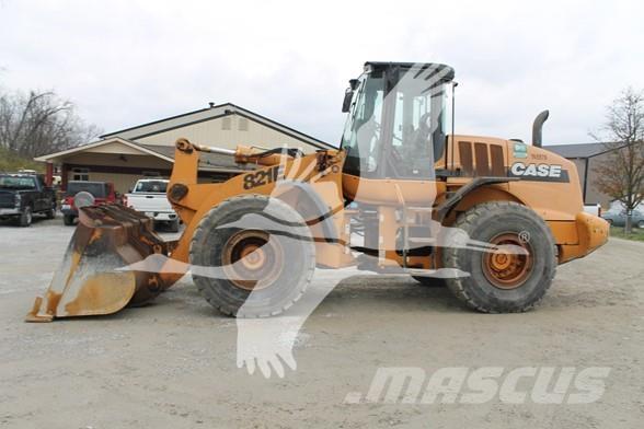 CASE 821E Cargadoras sobre ruedas