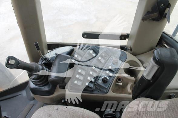 CASE 821E Cargadoras sobre ruedas