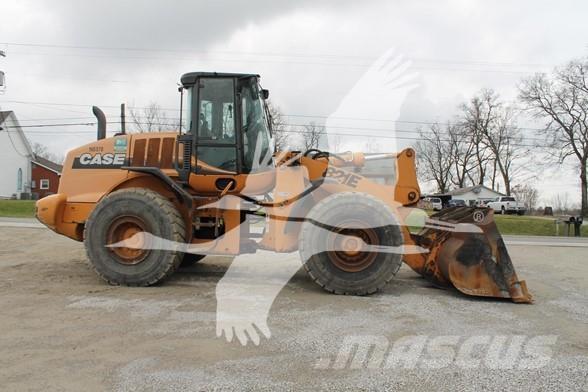 CASE 821E Cargadoras sobre ruedas