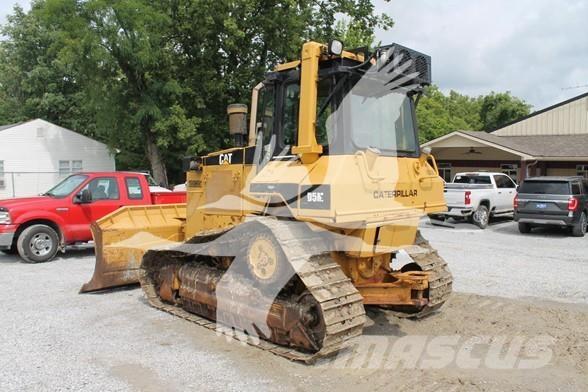 CAT D5M XL Buldozer sobre oruga