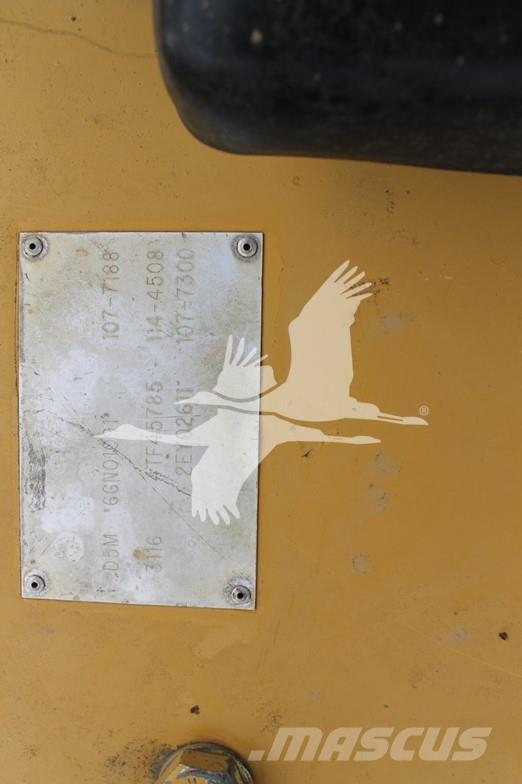 CAT D5M XL Buldozer sobre oruga