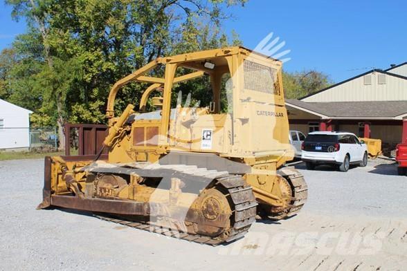 CAT D6D Buldozer sobre oruga