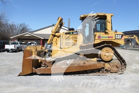 CAT D6T XL Buldozer sobre oruga