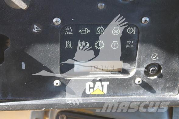 CAT D6T XL Buldozer sobre oruga