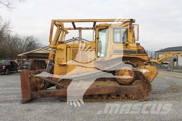 CAT D7H Buldozer sobre oruga