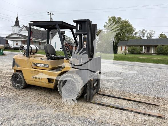 CAT GP40 Camiones diesel