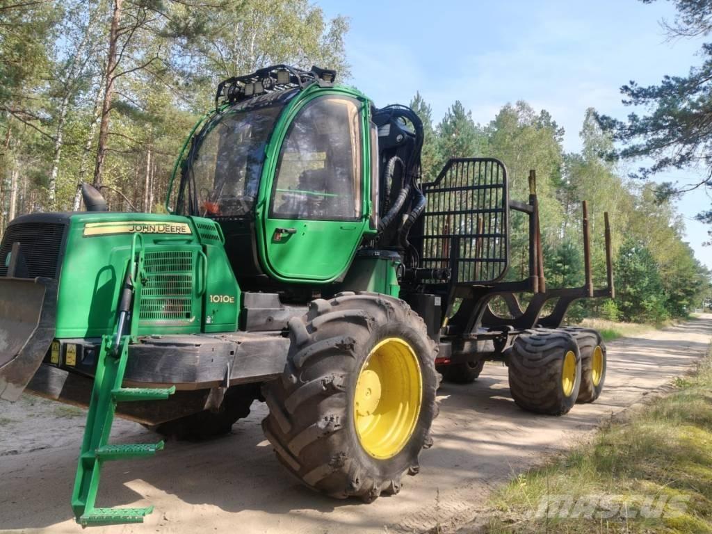 John Deere 1010 E Transportadoras