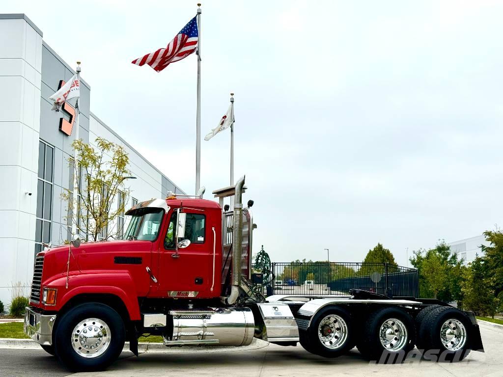 Mack CHU 613 Tractor Units