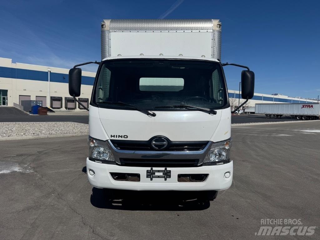 Hino 155 Furgonetas cerradas