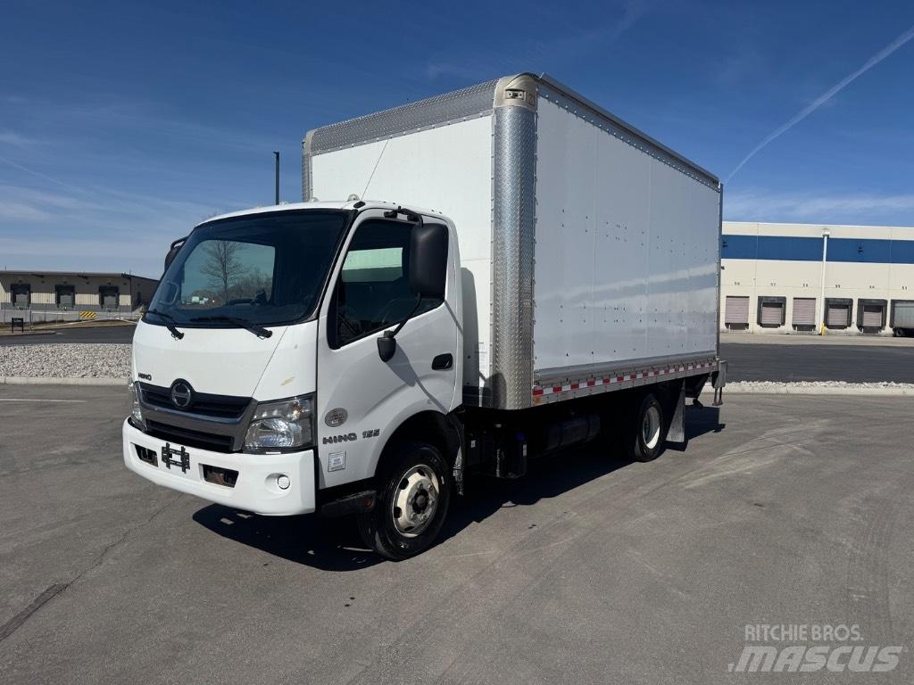 Hino 155 Furgonetas cerradas