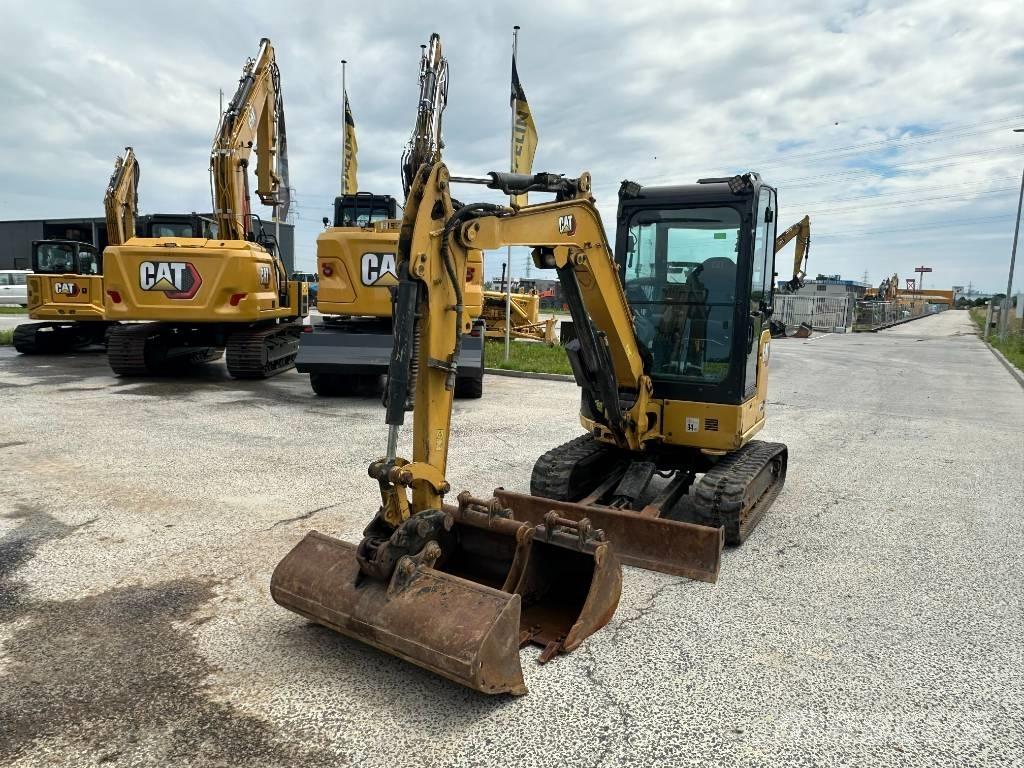 CAT 302.7 Miniexcavadoras