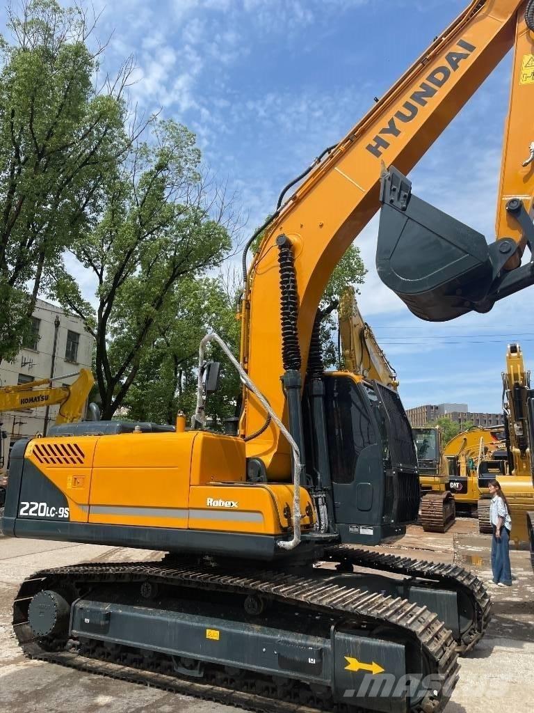 Hyundai 220LC-9S Excavadoras sobre orugas