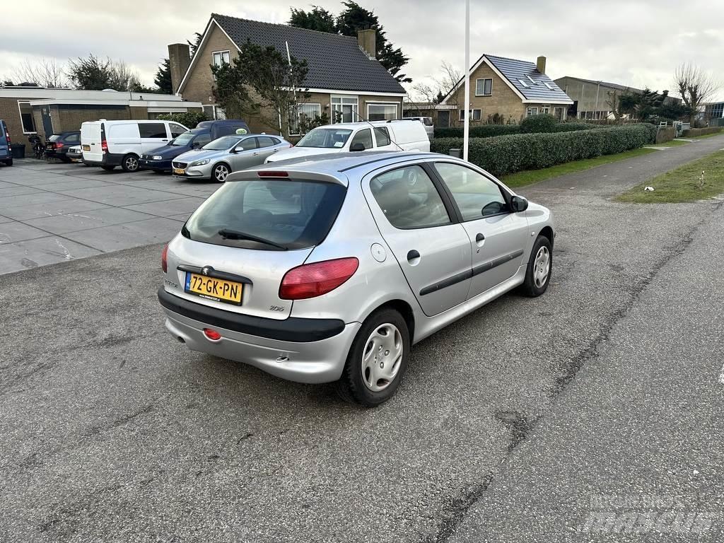 Peugeot 206 Carros