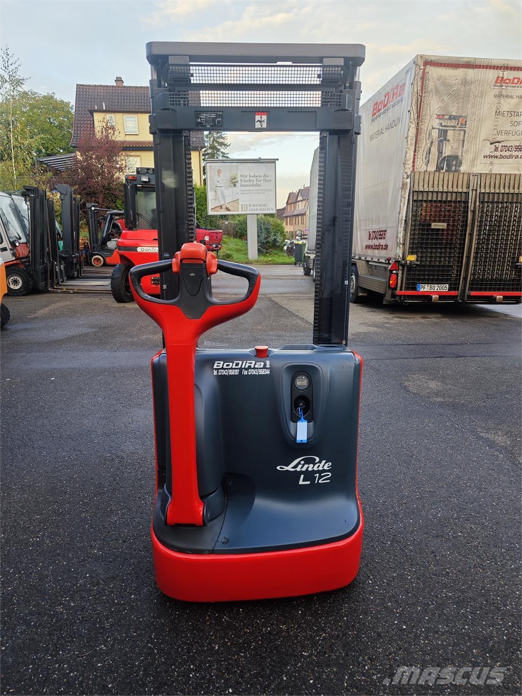 Linde L 12 Apiladoras eléctricos