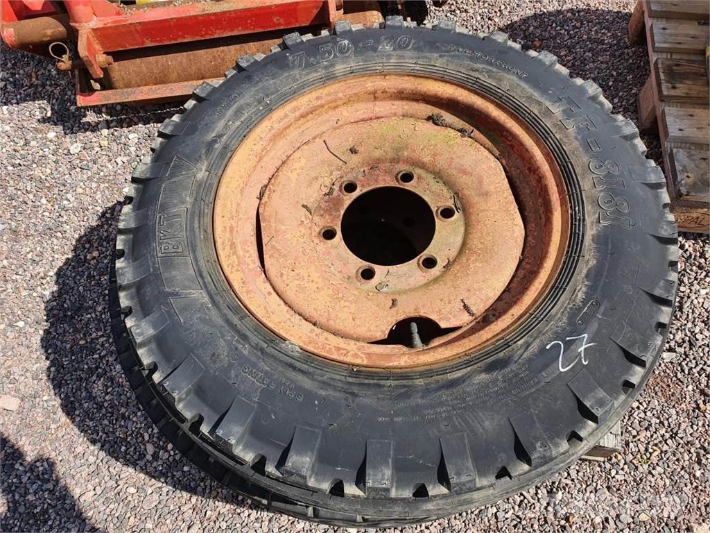BKT 7.5-20 Ruedas