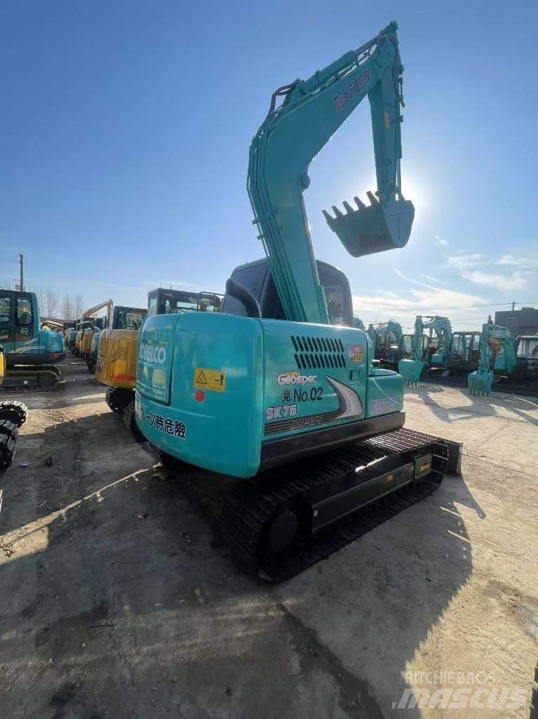 Kobelco SK 75 Excavadoras sobre orugas