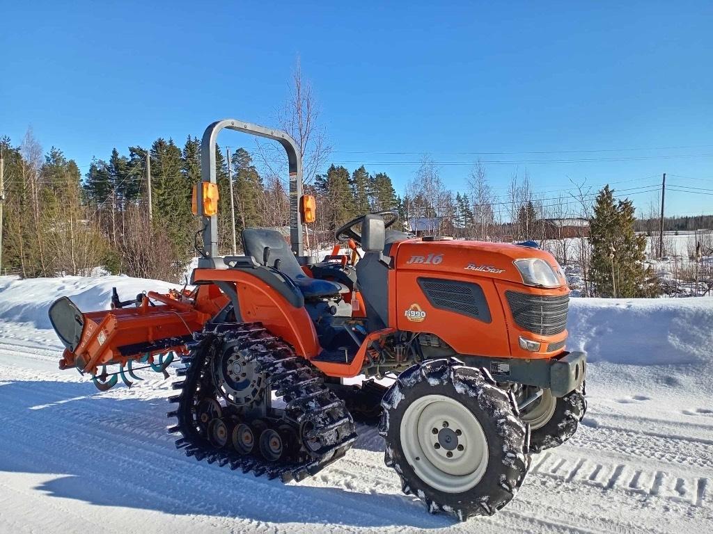 Kubota JB 16-PC Tractores