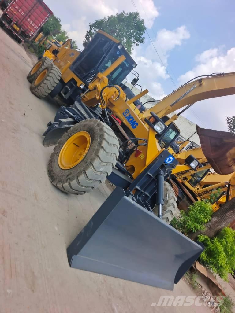 XCMG GR 2153 Niveladoras