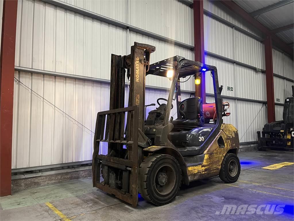 Komatsu FG30T-17 Camiones LPG