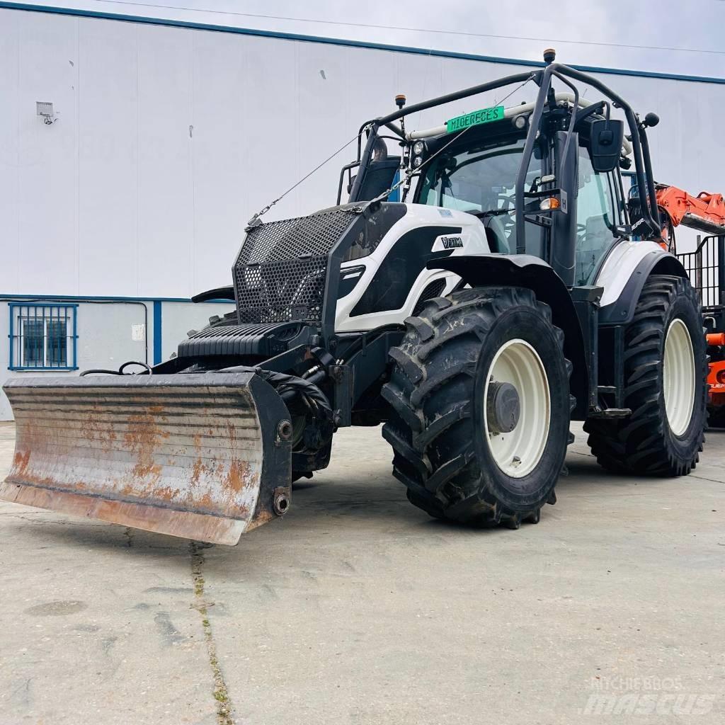 Valtra T 174 Tractores