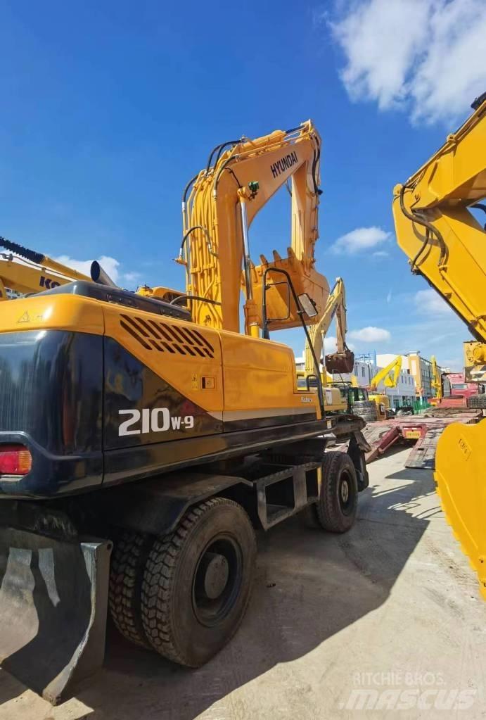 Hyundai R210W-9 Excavadoras de ruedas